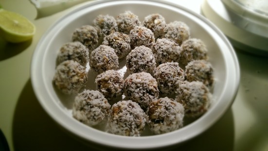 Lemon Chia Balls | The Half-Crunchy Mama
